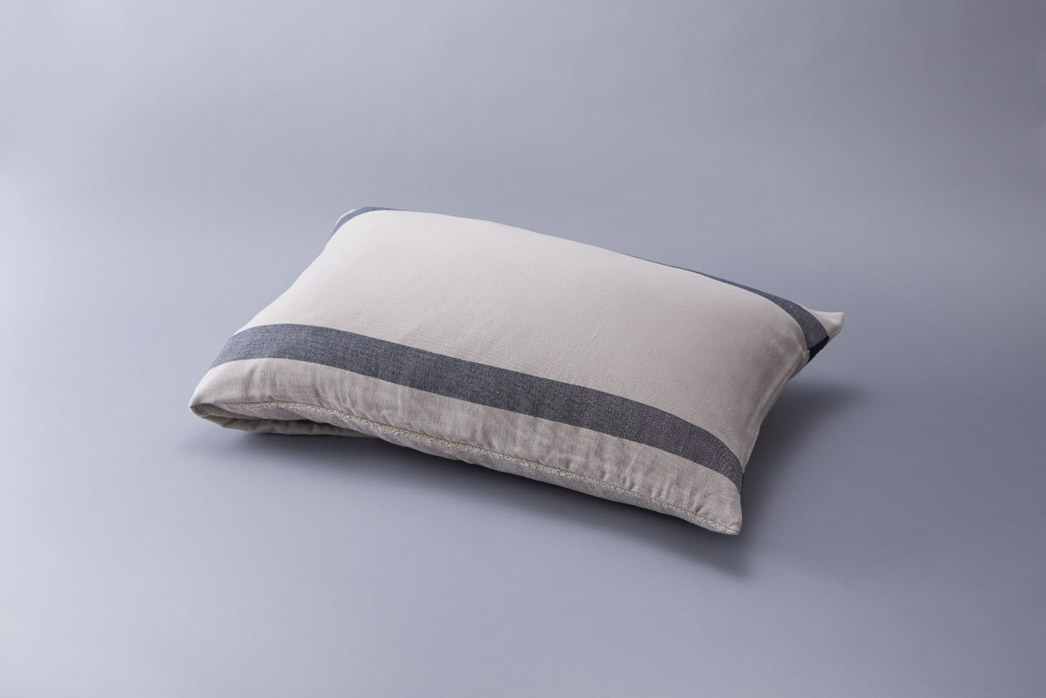 2 Tone Gauze Pile Pillow & Blanket-image1