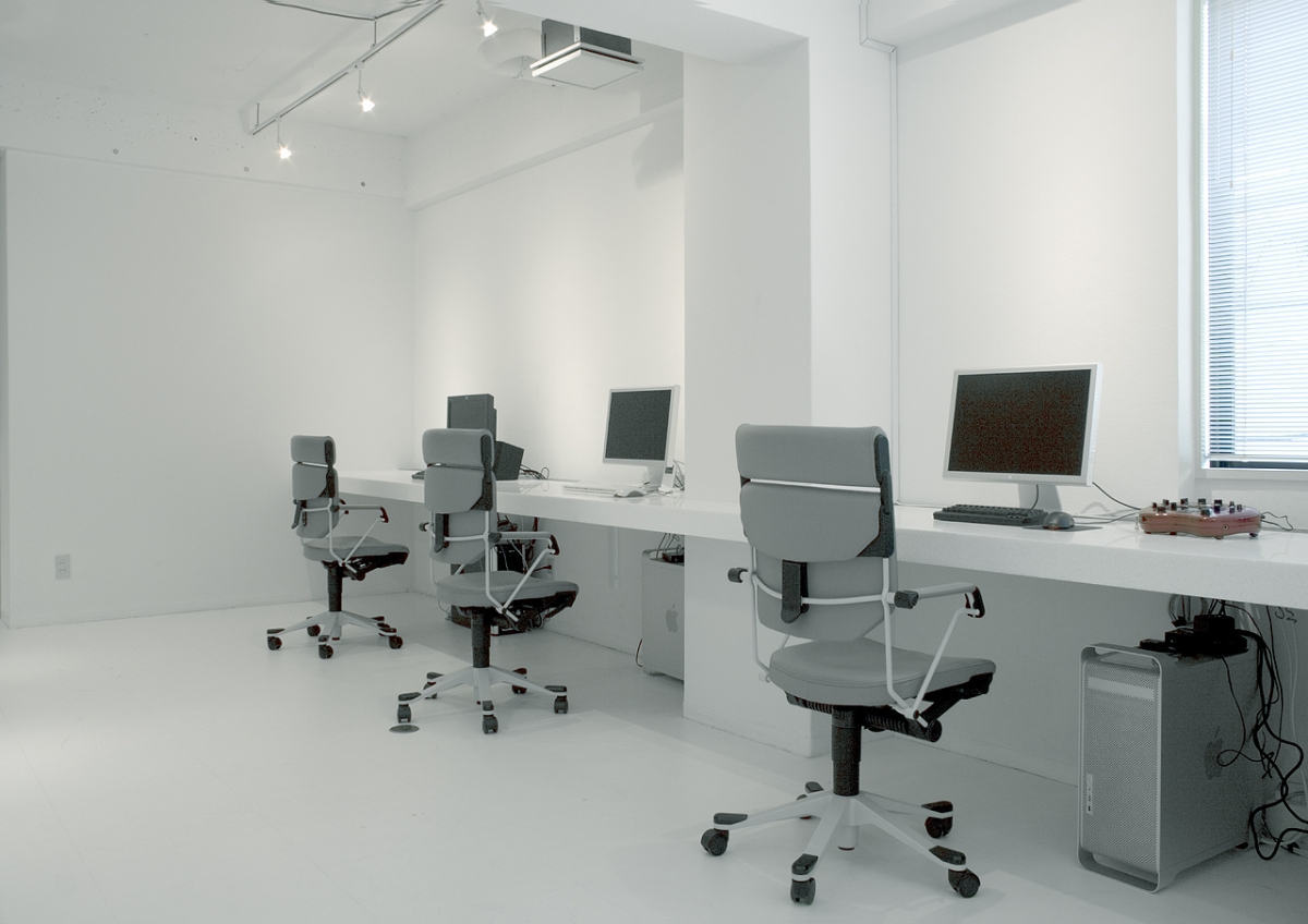 Semitransparent Design office-image3